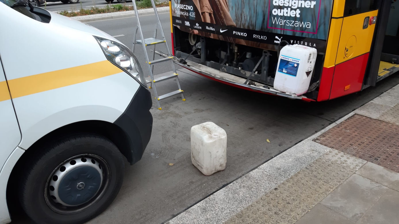 Panika w autobusie. Jedna osoba zabrana do szpitala