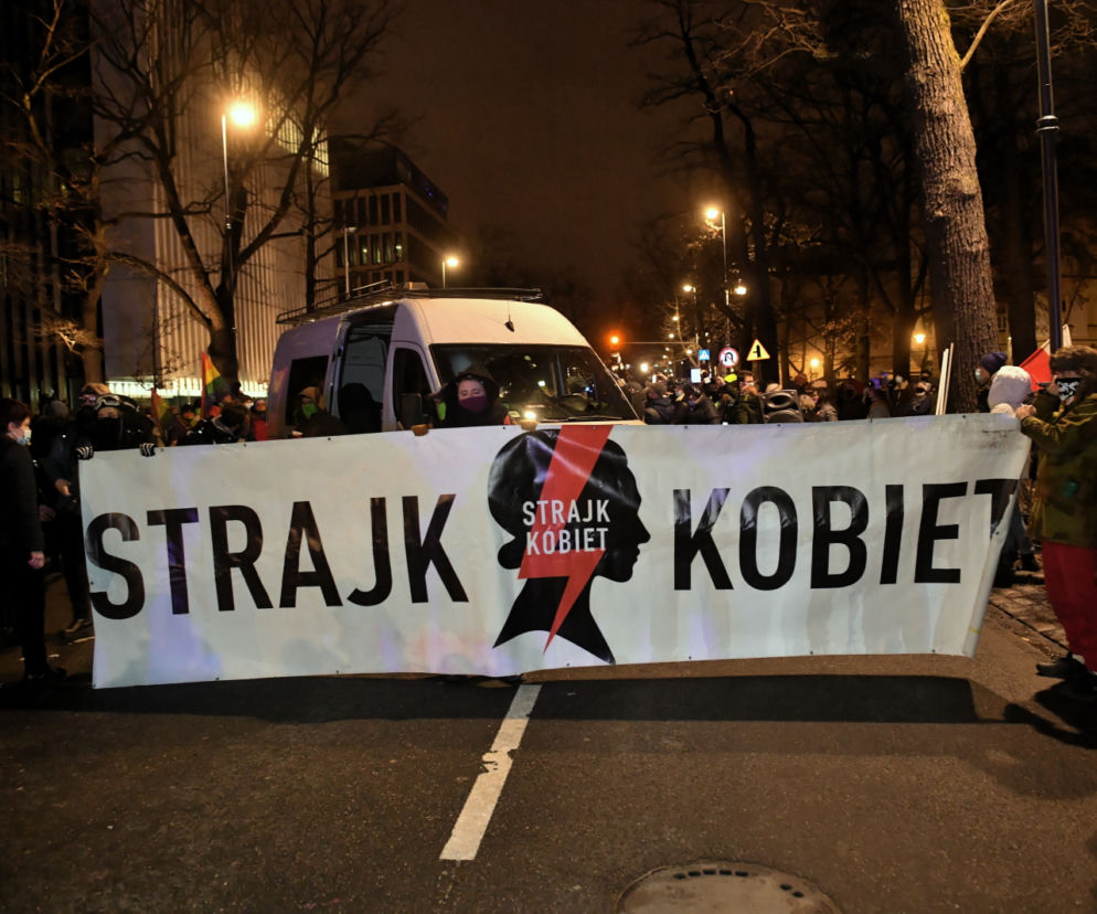 Wielki protest kobiet w Warszawie 27.01.2021. Trybunał Konstytucyjny opublikował uzasadnienie wyroku 