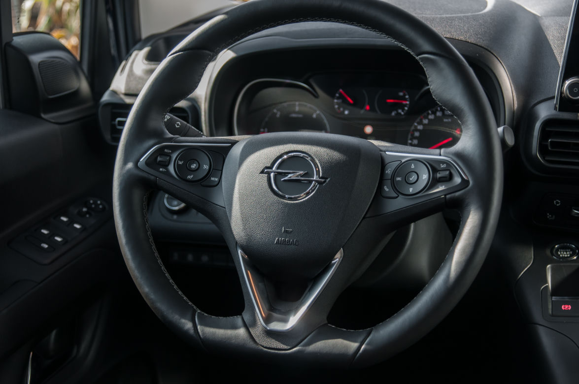 Opel Combo Life 1.5 diesel 131 KM M6