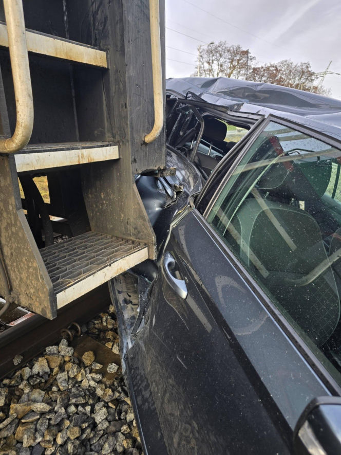 Polkowice. Wypadek na przejeździe kolejowym