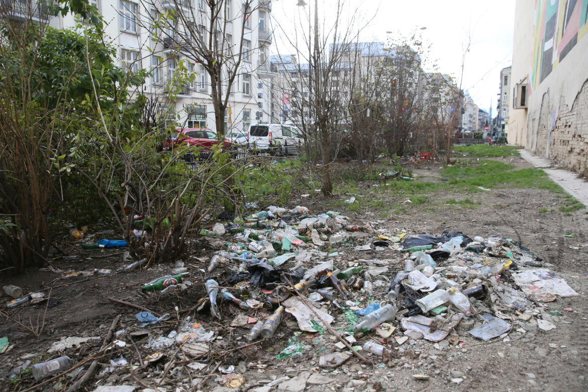 Skwer przy skrzyżowaniu ul.Targowej i ul.Ząbkowskiej
