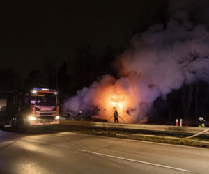 Zderzenie 5 pojazdów na A4. Paliła się ciężarówka! [ZDJĘCIA]