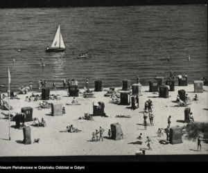 Golizna na plaży w czasch PRL