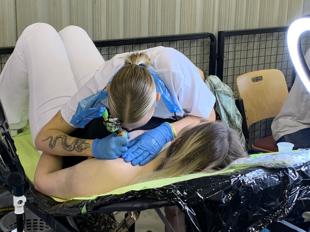 Tattoo Konwent Katowice 2022. Tatuatorzy tworzą piękne tatuaże