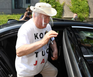 Wybory 2020 Lech Wałęsa zagłosował w koszulce Konstytucja 