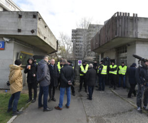 Warszawa przejmuje Szpiegowo. Miasto weszło na teren z komornikiem