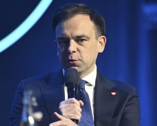 Rząd zabiera głos w sprawie cen paliw