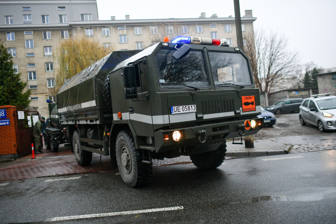 Warszawa: pociski artyleryjskie pod posadzką piwnicy na Pradze-Północ