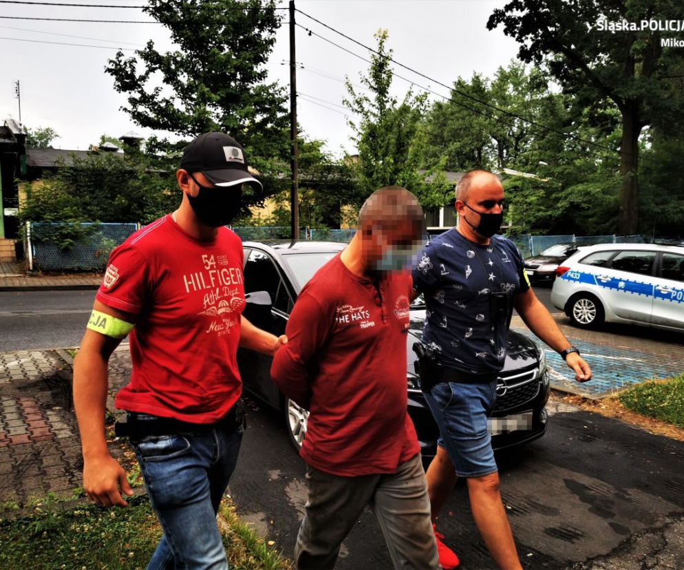 Dramat na Śląsku. Mężczyzna rozbił butelkę i pociął policjantów! Krew była wszędzie