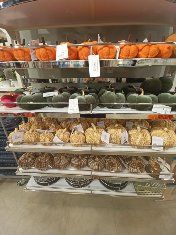 Halloween w sierpniu. Producenci nie tracą czasu!