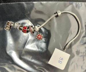 Rozpoznajesz te błyskotki? Policja poszukuje właścicieli bizuterii i kosztowności