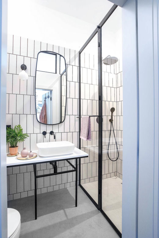Styl industrialny w Gdyni. 109-metrowe mieszkanie z ogródkiem