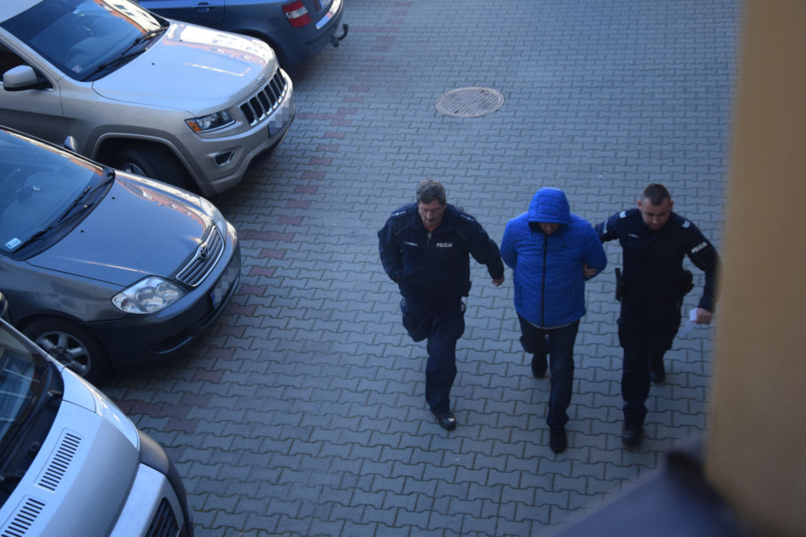 Ruszył proces policjantów oskarżonych o przyjęcie łapówki
