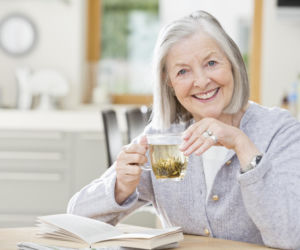 Ból stawów? Dietetyk zdradza sekretny napój, który działa cuda! Pij go codziennie