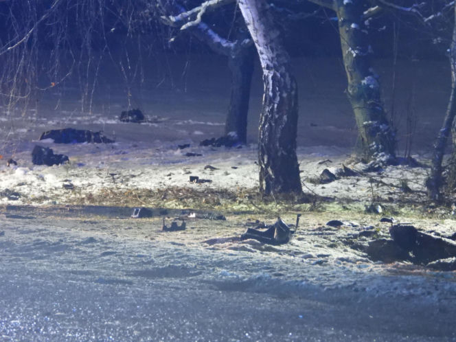 Uciekał seatem przed policją. Gonili go przez dwa powiaty. Zginął na drzewie