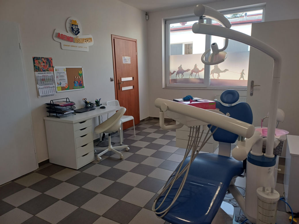 Darmowy dentysta dla dzieci i młodzieży w Ostrzeszowie. Nowy gabinet działa przy ZS nr 1