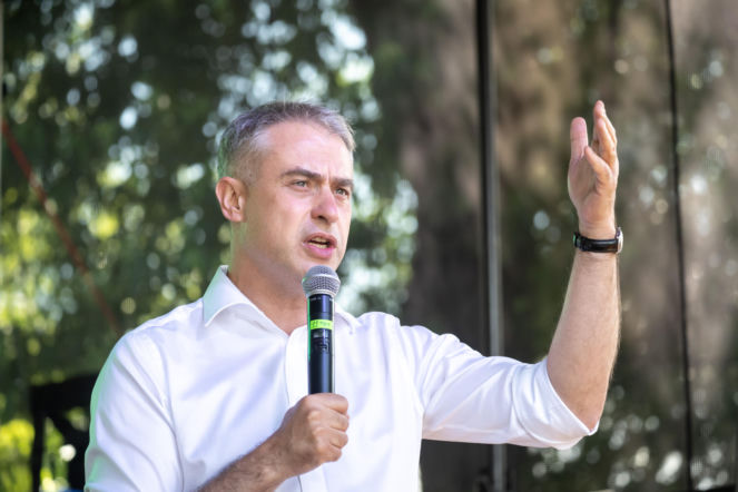 Gawkowski grzmi o łamaniu prawa. Chodzi o małżeństwa jednopłciowe