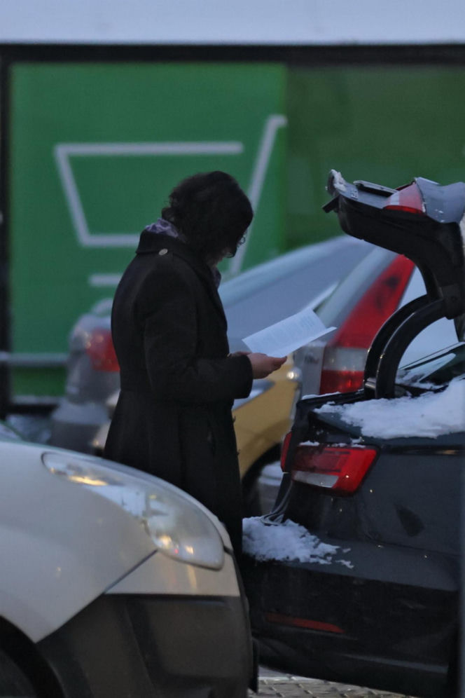 Anna Maria Żukowska buszuje w kwiatach