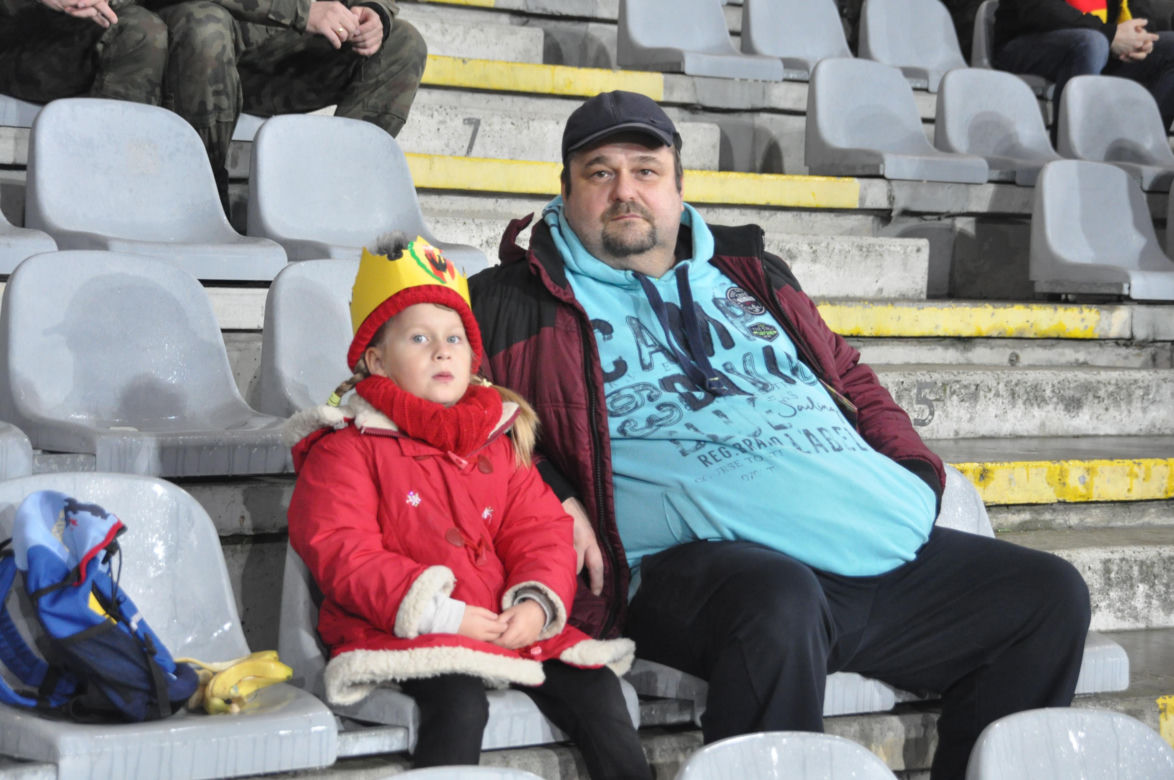 Żółto-czerwono na Suzuki Arenie! Zdjęcia kibiców na meczu Korona Kielce - Jagiellonia Białystok