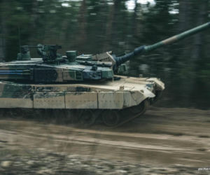 Ogień i precyzja na poligonie w Orzyszu. Intensywne szkolenie ogniowe na czołgach K2