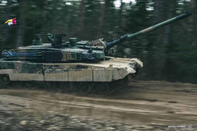 Ogień i precyzja na poligonie w Orzyszu. Intensywne szkolenie ogniowe na czołgach K2