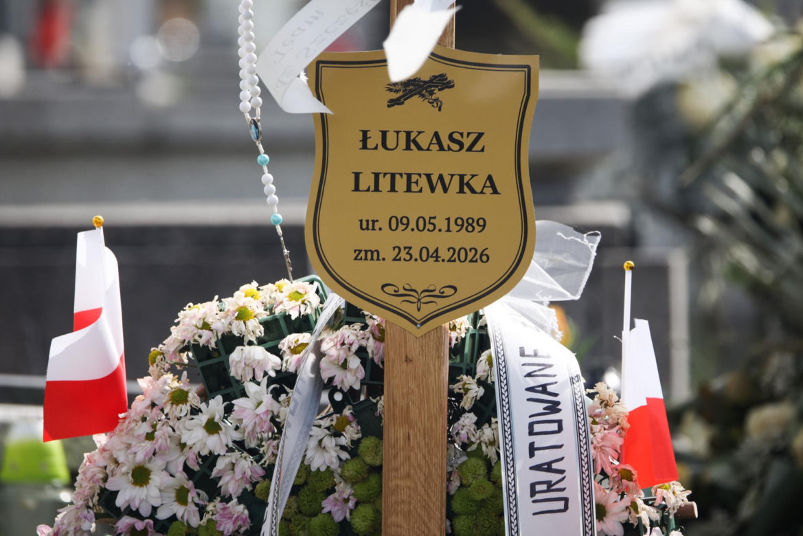 Pożar na grobie Łukasza Litewki