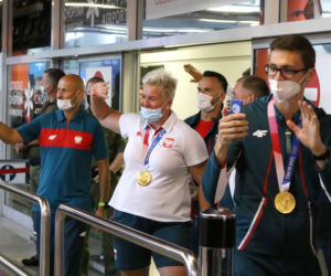 Polscy olimpijczycy wrócili do ojczyzny! Wzruszające sceny na Okęciu