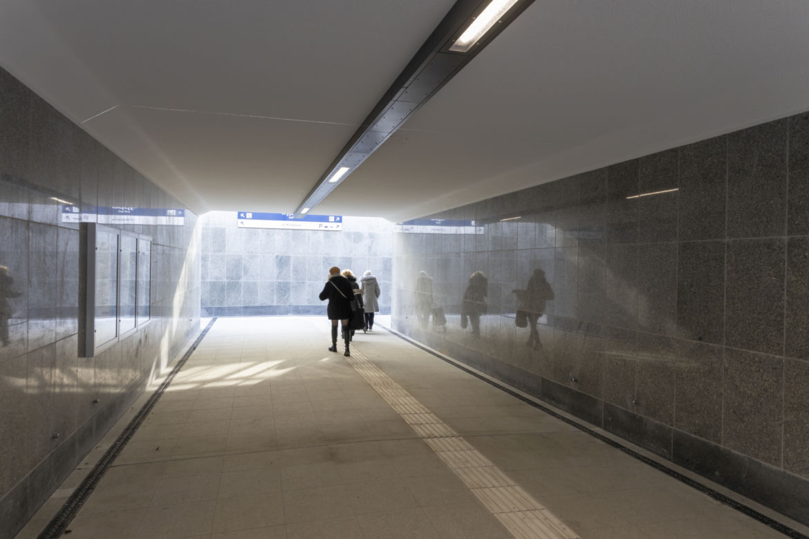 Podróż koleją ze Szczecina do Poznania coraz wygodniejsza. Modernizowane są kolejne stacje i przystanki
