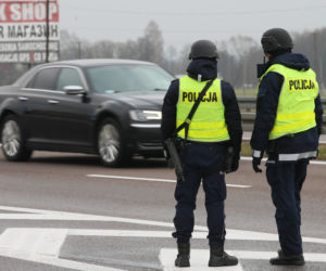 Policja sprawdza pojazdy na S8
