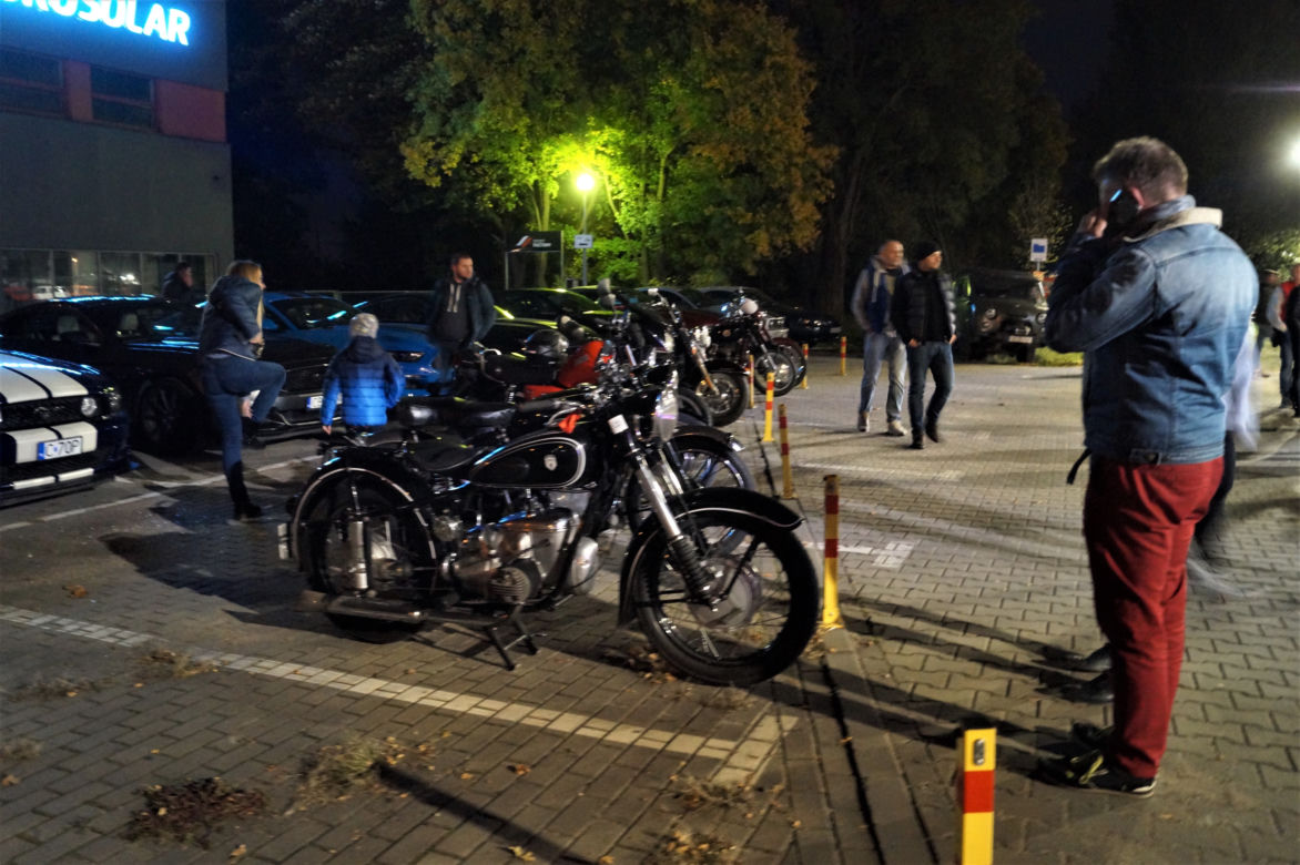 Bydgoskie Klasyki Nocą kończą sezon! Za nami ostatni wystawa zabytkowych aut [ZDJĘCIA]