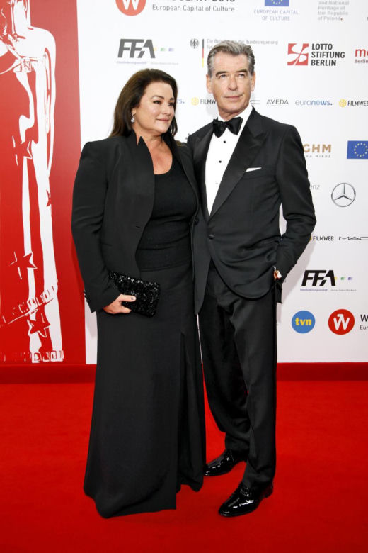 Pierce Brosnan i Keely Shaye Smith 