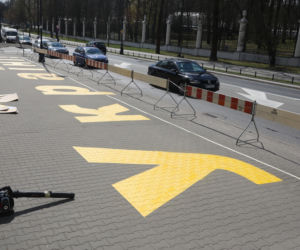 Powstaje ogromny napis przed ambasadą. Rosjanie będą wściekli
