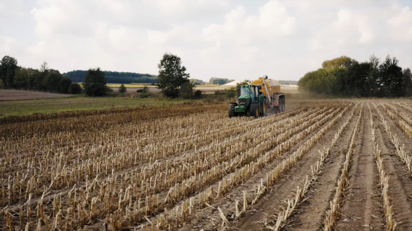 Tak wygląda codzienność Moniki i Tomka z serialu "Rolnicy. Podlasie"