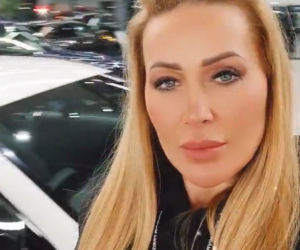 Sylwia Peretti odebrała z salonu luksusowego elektryka