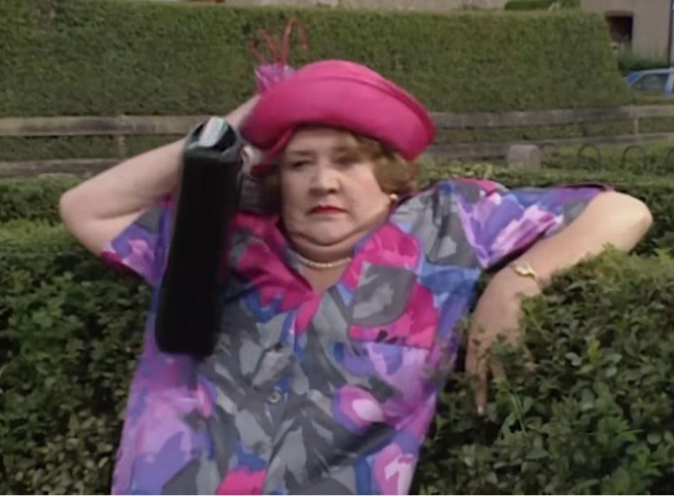 Patricia Routledge, niezapomniana Pani Bukietowa z serialu „Co ludzie powiedzą?”