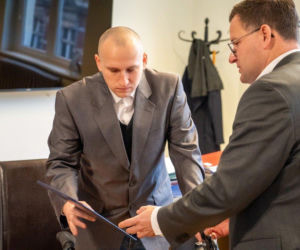 Bohaterski policjant uratował 17 ludzi z ognia! Dziś potrzebuje pomocy