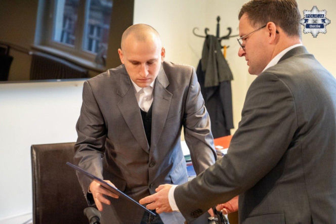 Bohaterski policjant uratował 17 ludzi z ognia! Dziś potrzebuje pomocy