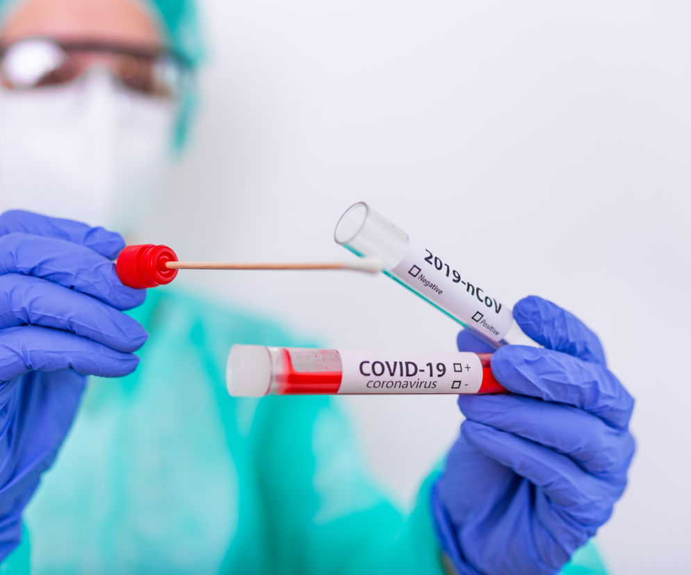 Od ponad roku jest uwięziony na kwarantannie. Miał już 78 testów na Covid-19, każdy pozytywny