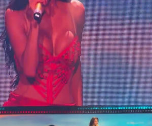 Nicole Scherzinger zachwyciła stylizacjami. Nie wygląda na swój wiek!