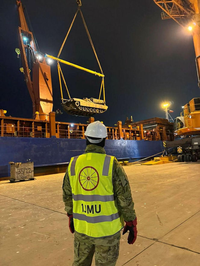 Wszystkie Abramsy z Australii już na Ukrainie. To była jedna z najbardziej złożonych operacji logistycznych