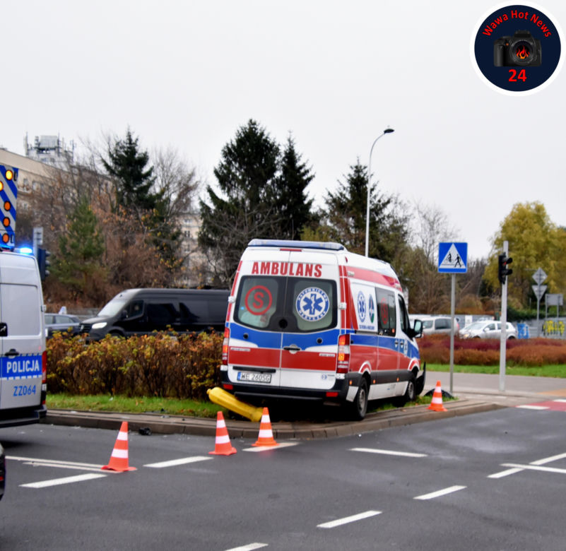 Zderzenie karetki z osobowym nissanem na Mokotowie. Dwie osoby ranne 