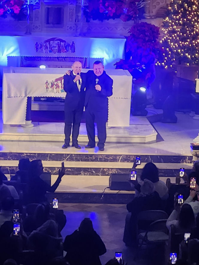 Wielkie Kolędowanie z gwiazdami na Greenpoincie