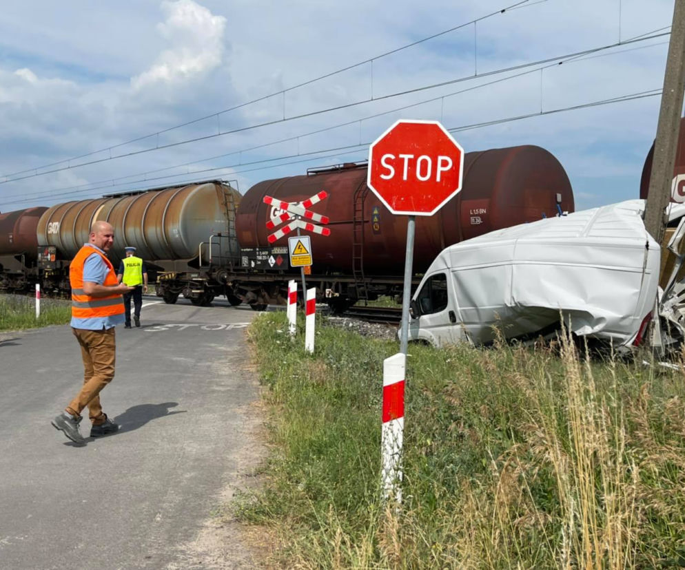 Gniezno: Wjechał wprost pod rozpędzony pociąg! To cud, że żyje 