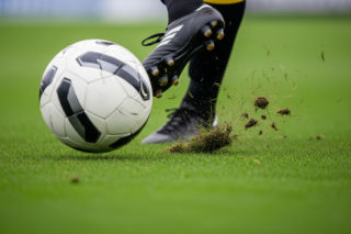 Ekstraklasa piłkarska. Lech remisuje, kto wykorzystał jego potknięcie?