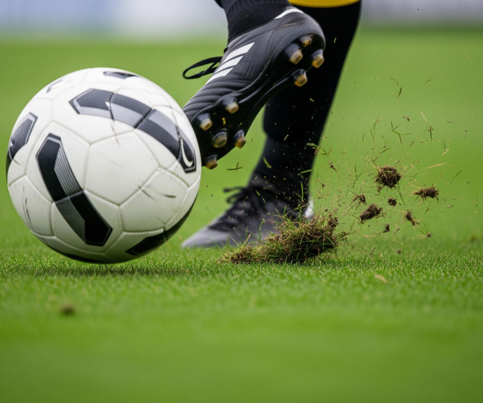 Ekstraklasa piłkarska. Lech remisuje, kto wykorzystał jego potknięcie?