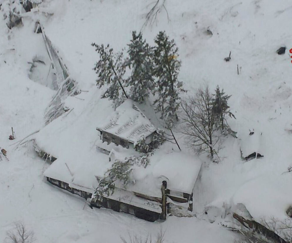 Lawina zmiażdżyła hotel! Tragedia we włoskim kurorcie