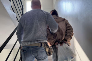 Wnuk zamontował babci kamerę w mieszkaniu. Okazało się, że to był strzał w dziesiątkę!