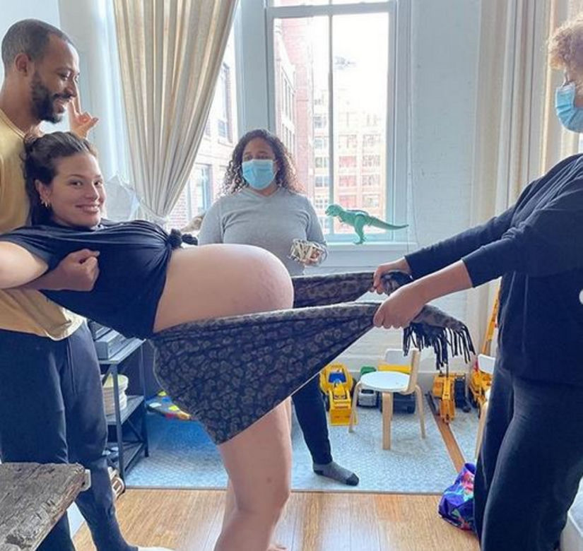Ashley Graham urodziła bliźnięta. Pokazuje piękne zdjęcie i zdradza imiona maluchów