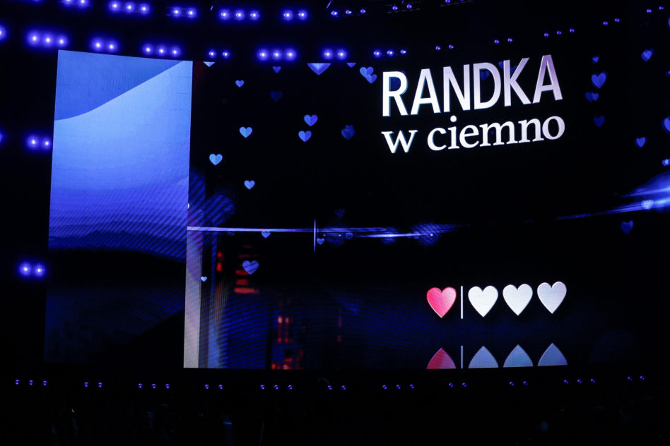Randka w ciemno. Fenomen miłości zza parawanu