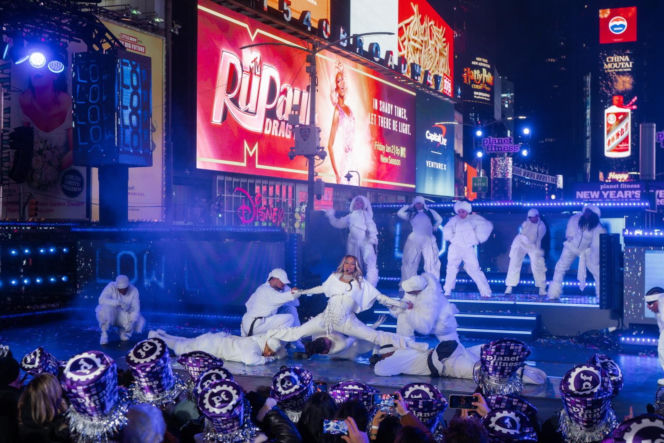 Tłumy powitały Nowy Rok 2026 na nowojorskim Times Square